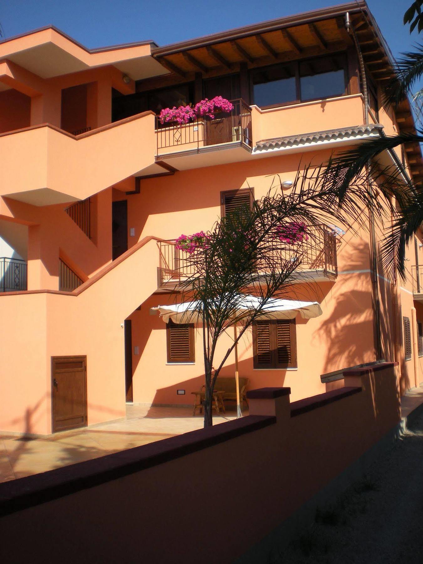 B&B Il Girasole Capo dʼOrlando Kültér fotó