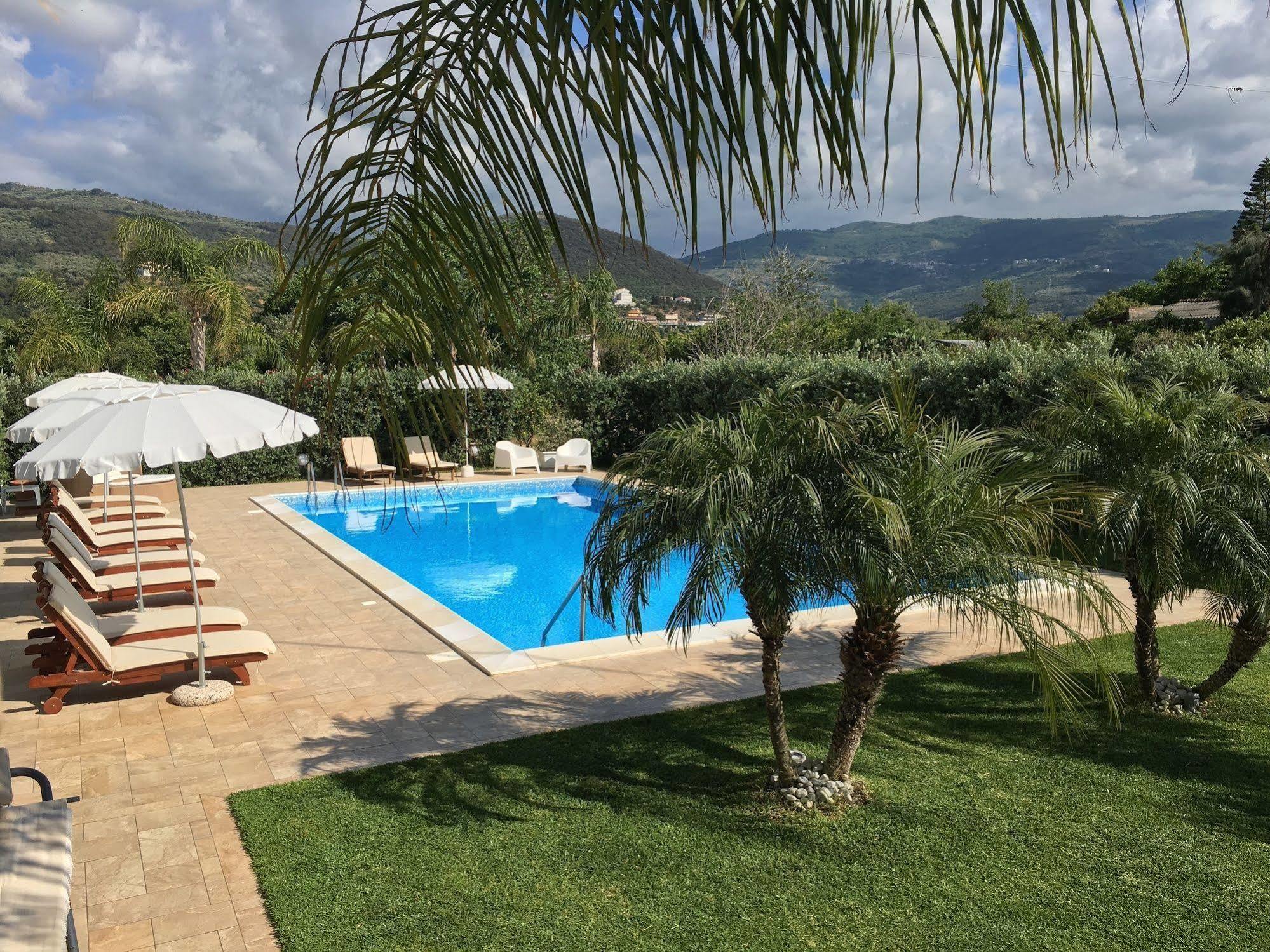 B&B Il Girasole Capo dʼOrlando Kültér fotó